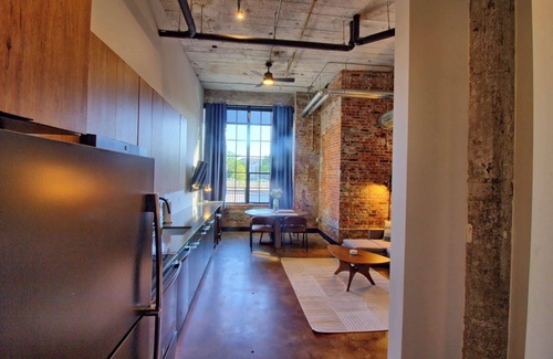 Midtown Hotel | Chic Ultramodern Studio Loft w/ Designer Features