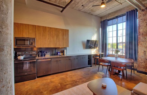 Midtown Hotel | Chic Ultramodern Studio Loft w/ Designer Features