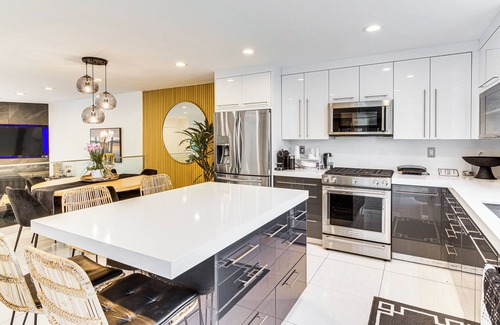 Warner Center House | Chic Unit w/Balconies & Pool in Woodland Hills!