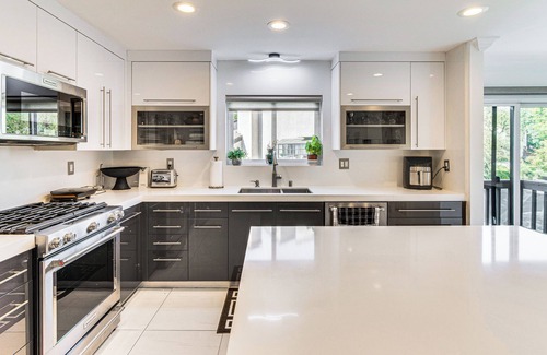 Warner Center House | Chic Unit w/Balconies & Pool in Woodland Hills!