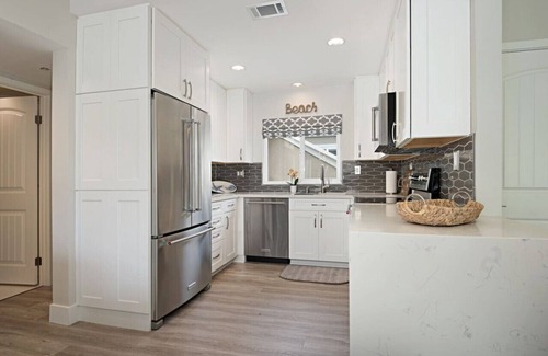 Dana Point Apartment | Chic Upstairs Condo Steps from Strands Beach