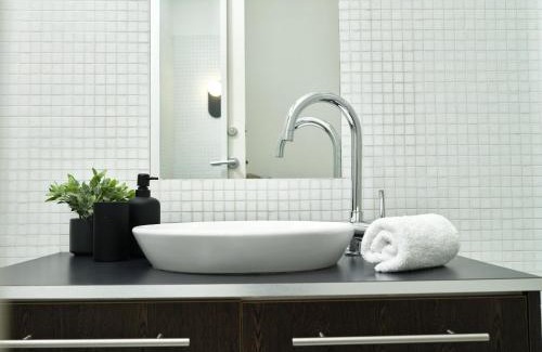 Richmond Apartment | Chic Urban Loft in Prime Location