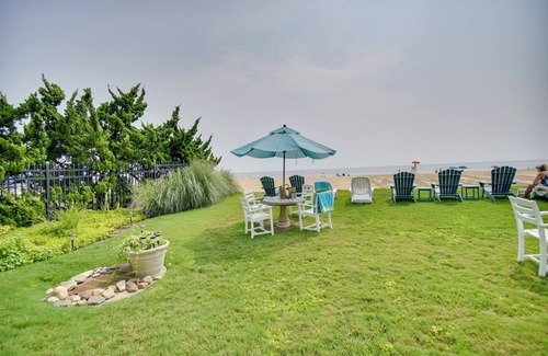 Virginia Beach Apartment | Chic Virginia Beach Retreat - Pool, Steps to Beach