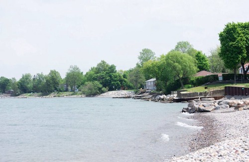 Lake Breeze Park House | Chic|Wine Country|Geneva|Lake Erie