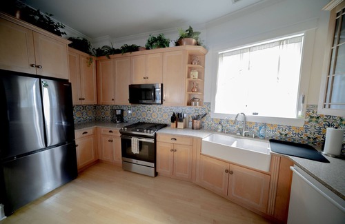 Lake View East House | Chicago Bootlegger House Sleeps 11-22 with 3 parking spots