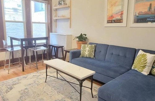 Park West Apartment | Chicago Lincoln Park North Pond 2 Bedroom Pied-à-Terre