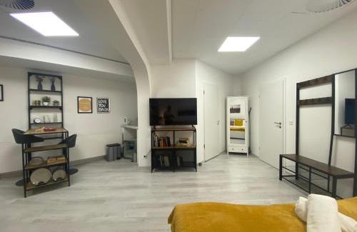 Troisdorf House | Chice, urbane Oase mit Arbeitsplatz