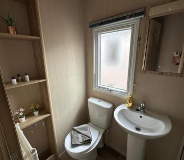 Chichester Resort | Chichester Lakeside holiday park
