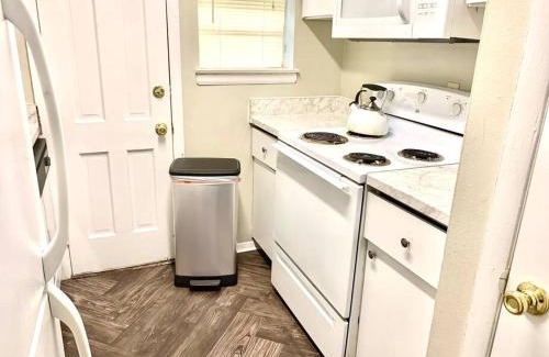 East Memphis Apartment | Chickasaw Garden-Tiger Lane