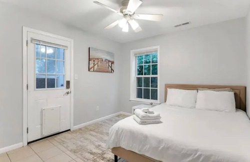 Chic's Beach House | Chics Beach Area, Short Walk to Beach!