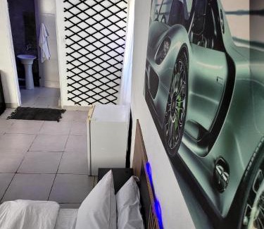 Rustenburg House | chikos premium rooms
