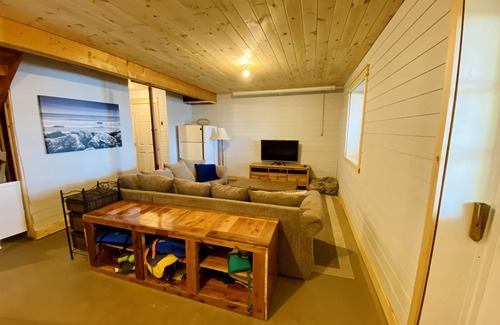 Algonquin Highlands Cottage | Child Friendly w/Private Beach & Epic Sunsets