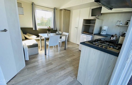 Meliskerke House | Child friendly 4-person mobile home on a farm campsite near Zoutelande