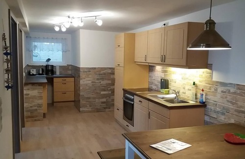 Baltrum Apartment | Child-friendly apartment near the beach with terrace, 3 bed.