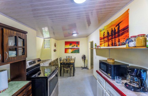 Esterillos Oeste House | Chill Surf Getaway, 1 Min Walk to the Beach