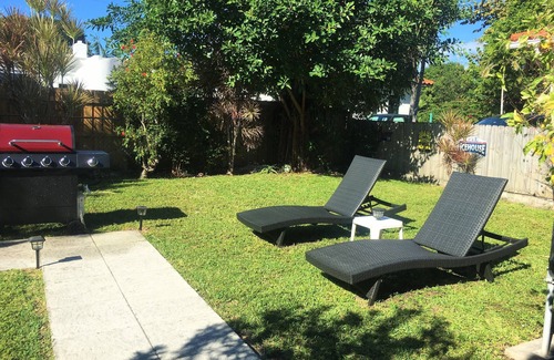 Surfside House | Chillin’ & Grillin’ House ONLY Steps from the Beach and Local Attractions