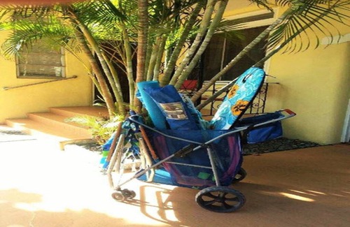 Surfside House | Chillin’ & Grillin’ House ONLY Steps from the Beach and Local Attractions