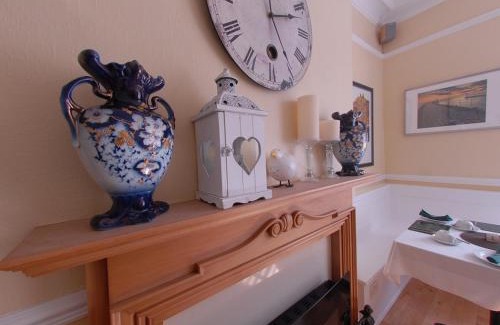 West Cliff House | Chiltern Guest House