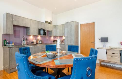 West Cliff Apartment | Chilton At Carlill House