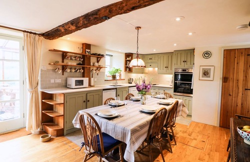 South Tawton Cottage | CHILVERY FARM COTTAGE, pet friendly, with a garden in Throwleigh