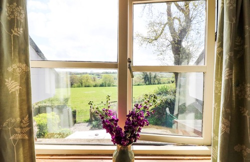South Tawton Cottage | CHILVERY FARM COTTAGE, pet friendly, with a garden in Throwleigh