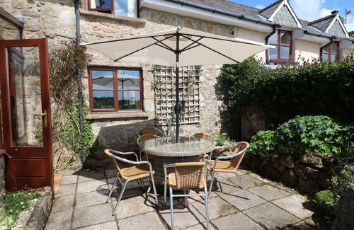South Tawton Cottage | CHILVERY FARM COTTAGE, pet friendly, with a garden in Throwleigh