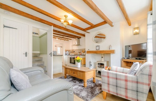 Guisborough Cottage | CHIMES COTTAGE, pet friendly, with a garden in Guisborough