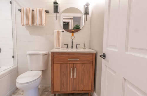 Lambertville House | Chimney Hill - 01) First-Floor Suite 1