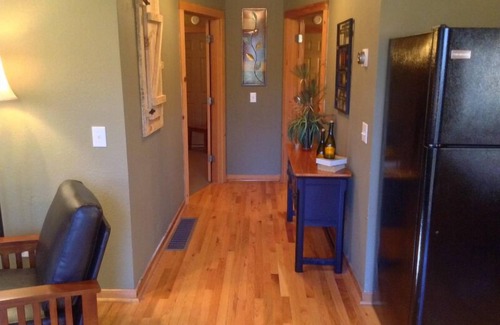 Sautee Nacoochee Cabin | Chimney Mtn 5 | Dog Friendly Cabin with Covered Hot Tub and Fireplace Near Helen