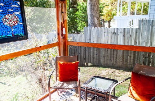 Chimney Rock House | Chimney Rock Bungalow w/ hot tub