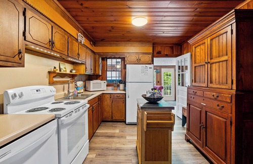 Chimney Rock House | Chimney Rock River House - Mr Lake Lure Vacation Rentals