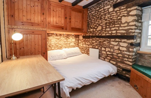 Charlbury Cottage | CHINA COTTAGE, pet friendly, character holiday cottage in Charlbury