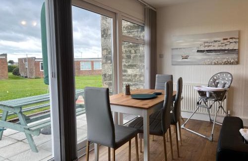 Freshwater House | CHINE COTTAGE self-catering coastal bungalow in rural West Wight