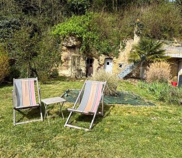 Chinon House | Chinon centre maison 8 personnes avec jardin vue sur Chinon - Gîte Le bout du monde
