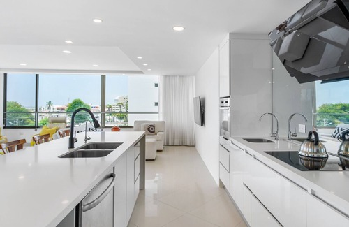 Salinas Condo | Chipipe De Lujo Zona Privilegiada En Plena Playa