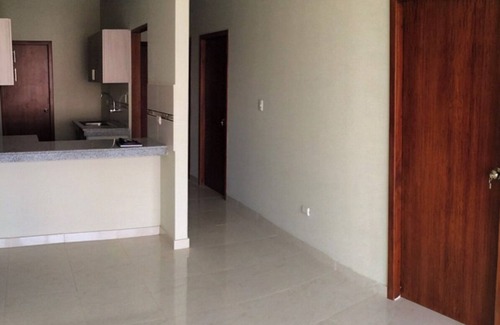Salinas Apartment | Chipipe Salinas Beachfront Apartment w/Parking