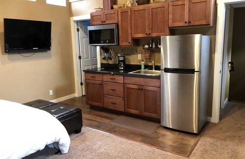 Leavenworth House | Chipmunk Cabin is your private retreat in the mountains!