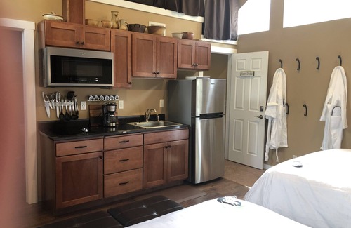 Leavenworth House | Chipmunk Cabin is your private retreat in the mountains!