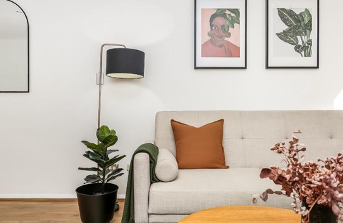 Chippendale Apartment | Chippendale Central Gem l Furnished 1 Bedroom Near Central Station