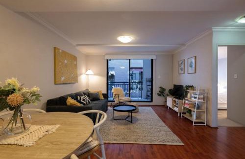 Chippendale Apartment | Chippendale Charmer in Ideal Location
