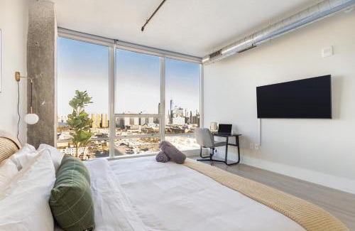 Historic Downtown Apartment | Chique Loft 15 Min from NYC with City View & Pool
