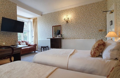 Chiseldon Hotel | Chiseldon House