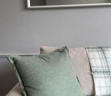 South Acton Apartment | Chiswick Park Acton Town Garden suite