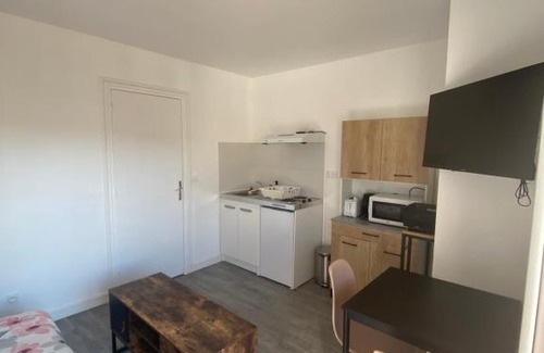 Palaiseau Apartment | Chitwan Home