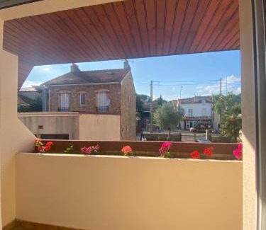Palaiseau Apartment | Chitwan Home