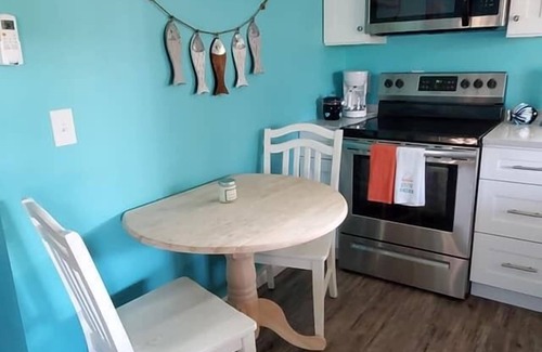 Geneva-on-the-Lake Apartment | Chloe's Cove at Christopher's Dockside