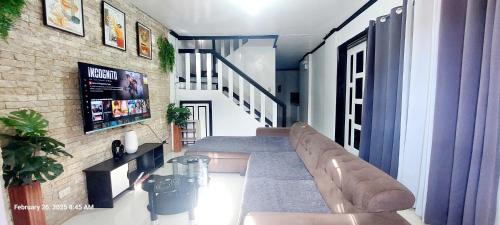Baguio Apartment | Chloe's Homestay - Baguio Spacious 3BR Corner Rowhouse for Family & Friends Getaways