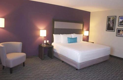 Apodaca Hotel | CHN Hotel Monterrey Aeropuerto, Trademark by Wyndham