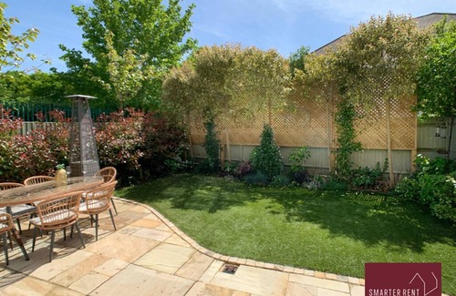 Woking House | Chobham - Parking, Garden, Gated