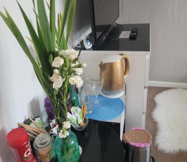 Hemel Hempstead House | Chocolates&Flowers